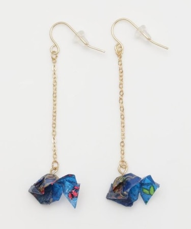 【カヤ】揺れ金魚ピアス