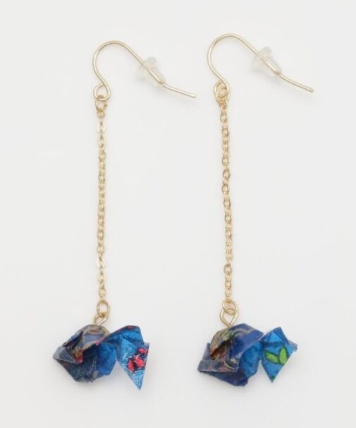 【カヤ】揺れ金魚ピアス