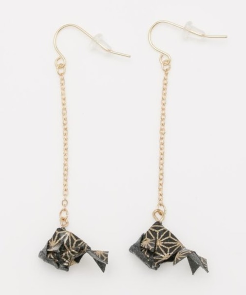 【カヤ】揺れ金魚ピアス