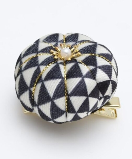 【カヤ】鱗ふくれヘアクリップ