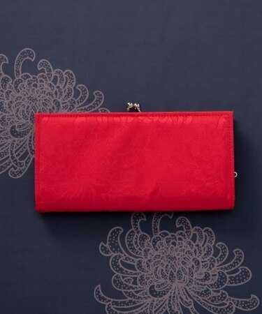 【カヤ】透かし花がま口長財布