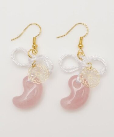 【カヤ】勾玉結びピアス