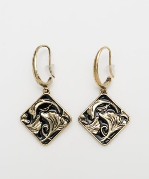 【カヤ】秋金色ピアス