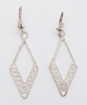 【欧州航路】銀細工マルタフィグリー ダイヤライトピアス