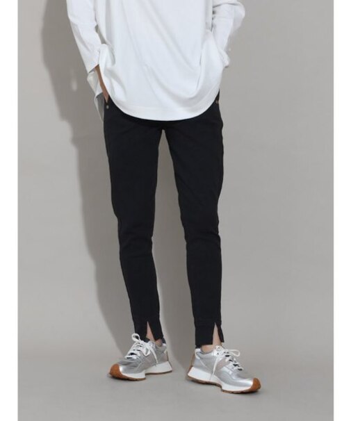 裾スリットデニムパンツ