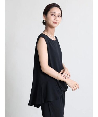 バックぺプラムブラウス