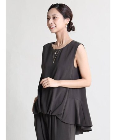バックぺプラムブラウス