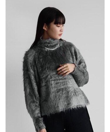 ハイネックシャギーニット