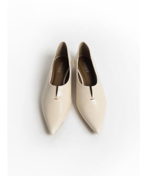 ポイントメタルVカットパンプス(white)