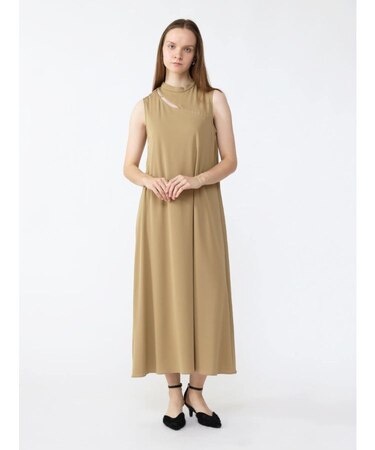 デコルテカットアウトワンピース