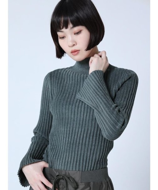 フレアスリーブリブニット