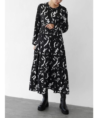 ペイントタッチプリントティアードワンピース