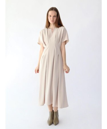 キーネックウエストタックワンピース