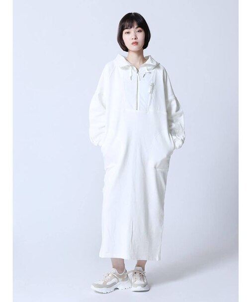 フード付きハーフジップワンピース