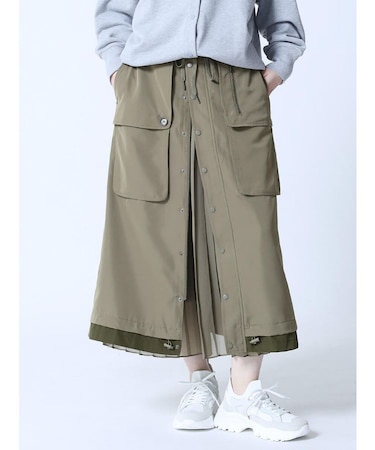 ボタンスリットプリーツスカート