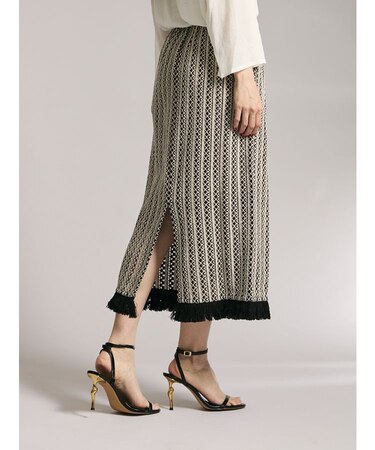 裾フリンジレーススカート