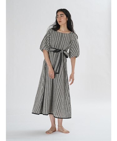 バルーンスリーブレースワンピース