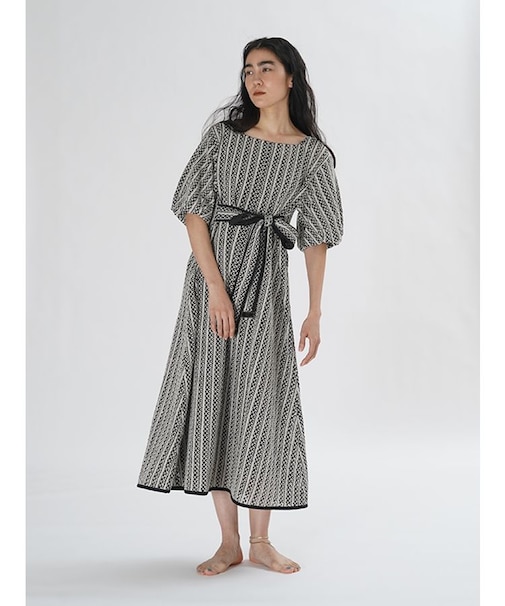 バルーンスリーブレースワンピース