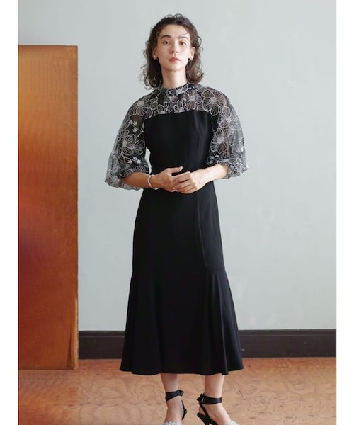 バルーンスリーブフラワー刺繍ドレス｜メドックの通販｜&mall（アンド