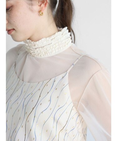 フリルネックシアートップス