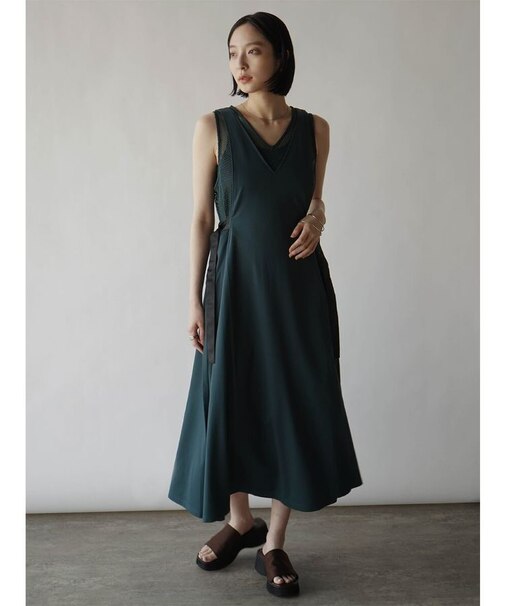 メッシュレイヤードVネックワンピース
