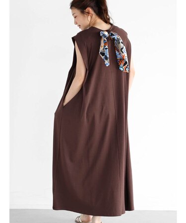 バックスカーフカットワンピース