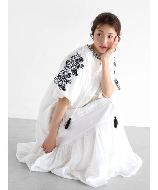 フラワー刺繍コットンティアードワンピース