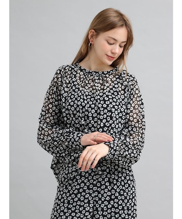 テープ刺繍フラワーシアーブラウス