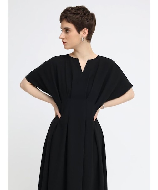 キーネックウエストタックワンピース