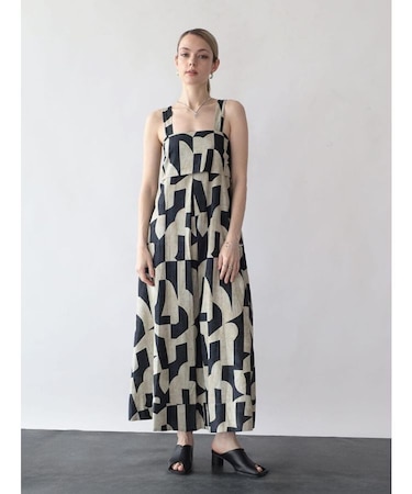 バックリボン幾何学柄ワンピース