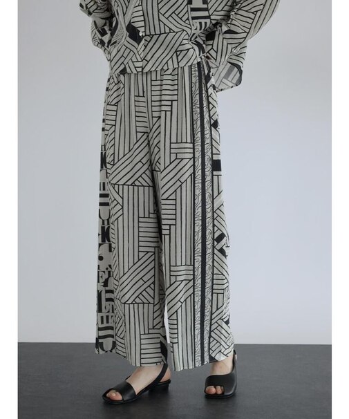 ジオメトリックプリントワイドパンツ