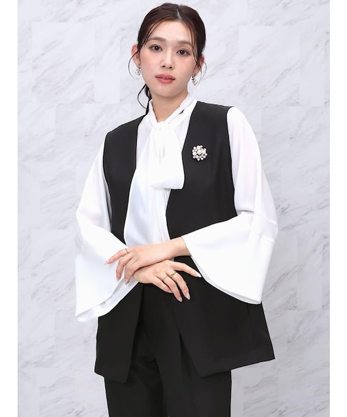 ノーカラーミニマルジレ