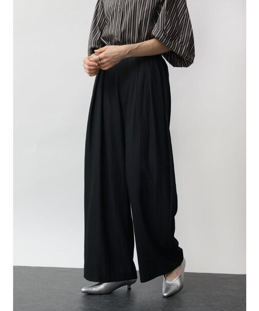 リジッドデニムタックワイドパンツ