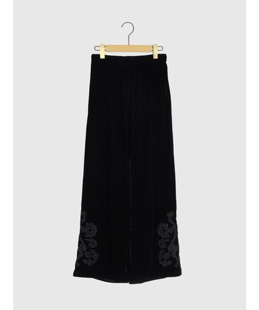 レース刺繍ベロアワイドパンツ