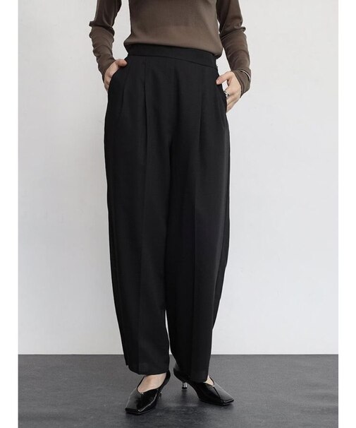 センタープレスツータックパンツ