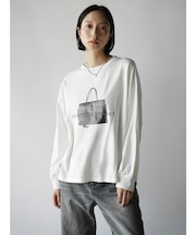 バッグロゴプリントロングスリーブTシャツ