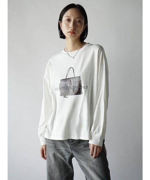 バッグロゴプリントロングスリーブTシャツ