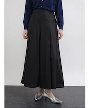 レザータッチフレアスカート