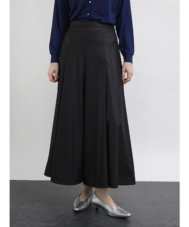 レザータッチフレアスカート