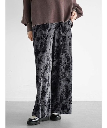 タイダイ柄プリーツベロアパンツ