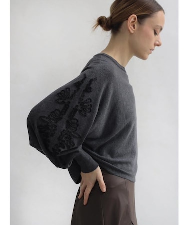 リボンモチーフ刺繍ニットPO