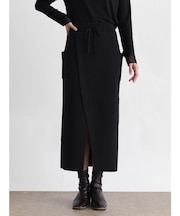 フロントスリットニットスカート