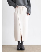 フロントスリットニットスカート