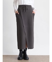 フロントスリットニットスカート