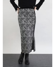 サイドスリットニットジャガードスカート