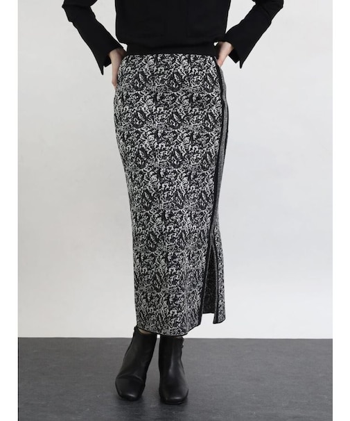 サイドスリットニットジャガードスカート