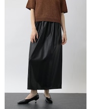 レザータッチウエストタックナロースカート