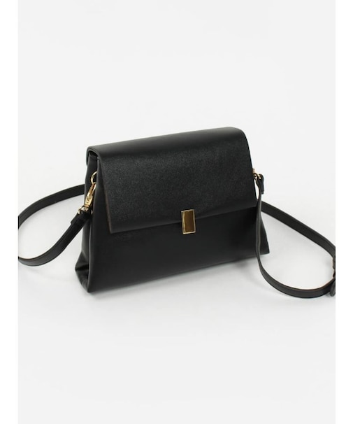 フェイクレザー ショルダーバッグ