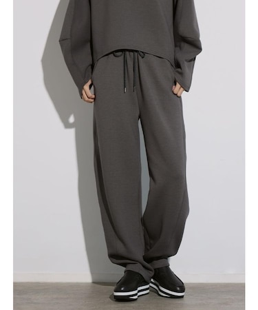 エンブロイダリーポンチパンツ