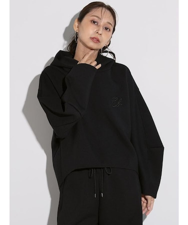 エンブロイダリーポンチフーディー